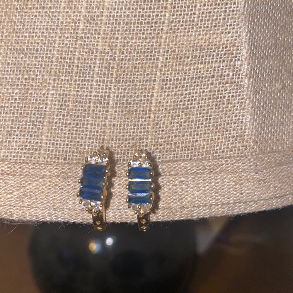 Gold small hoop huggie earrings
